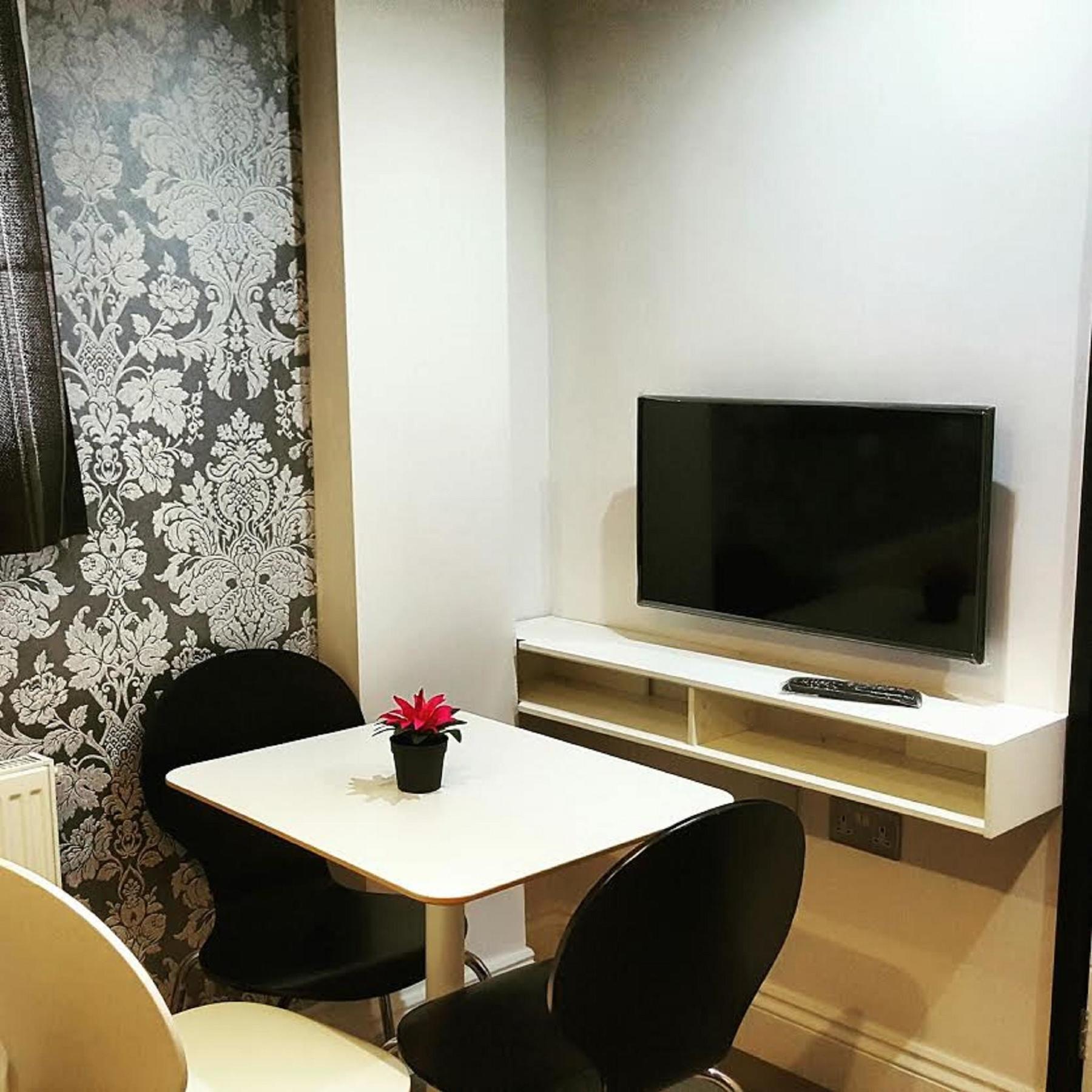 Hotel Imperial Court 3*