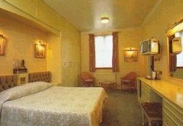 Hotel Premier West Th 2*