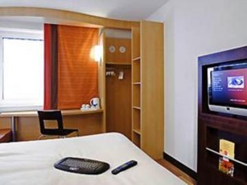 Ibis Docklands Canary Wharf Hotel 3*