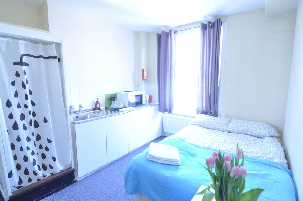 Apartment Regents Court London