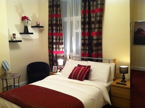 Oyo Lifestyle Golden Guest house London