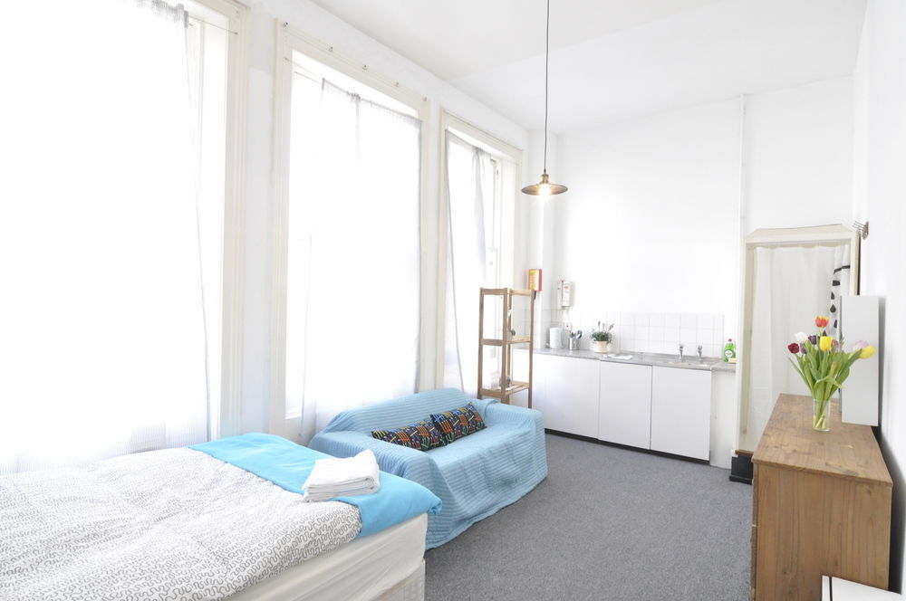 Regents Court Apartment *