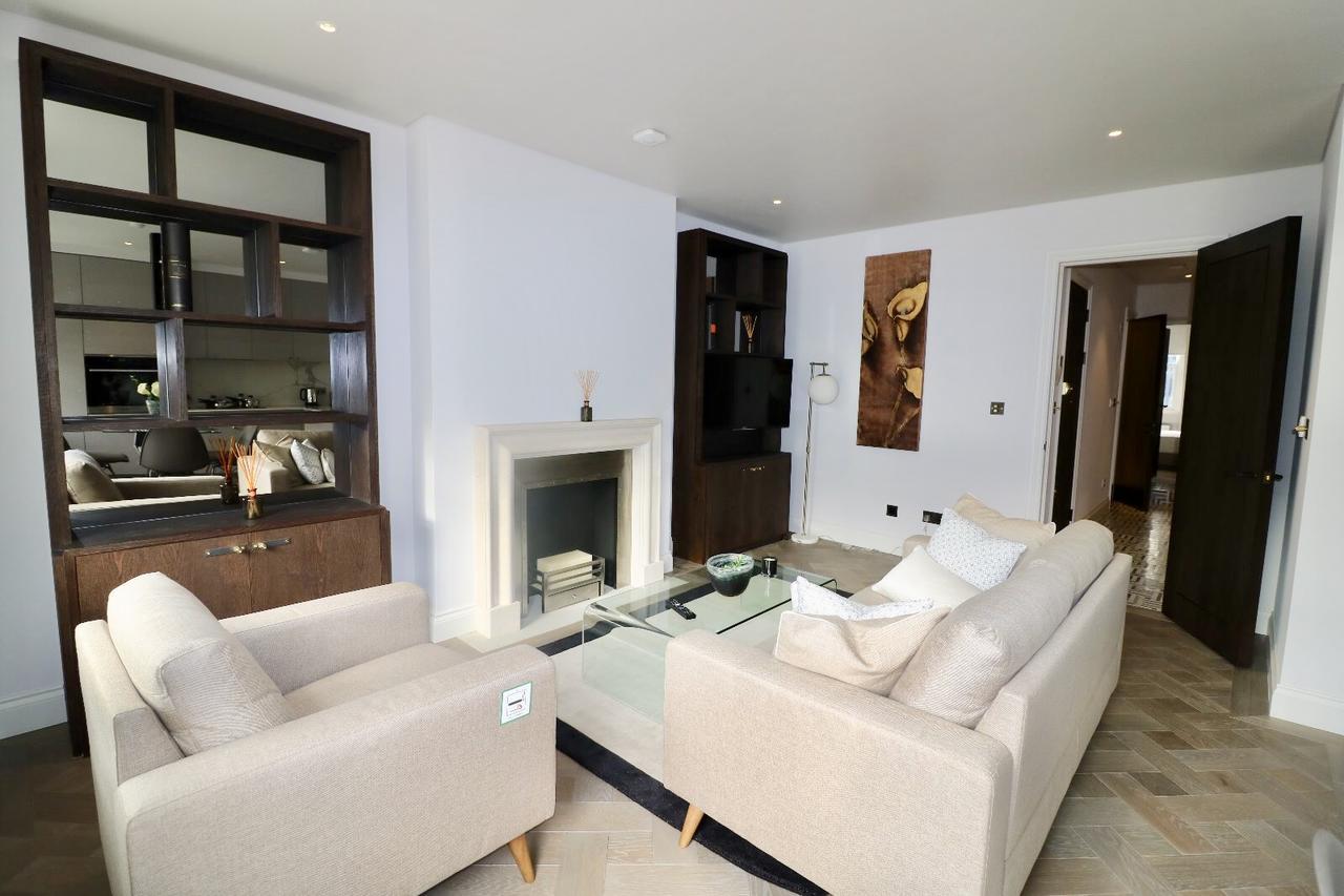 Beaufort Gardens Knightsbridge Apartment *