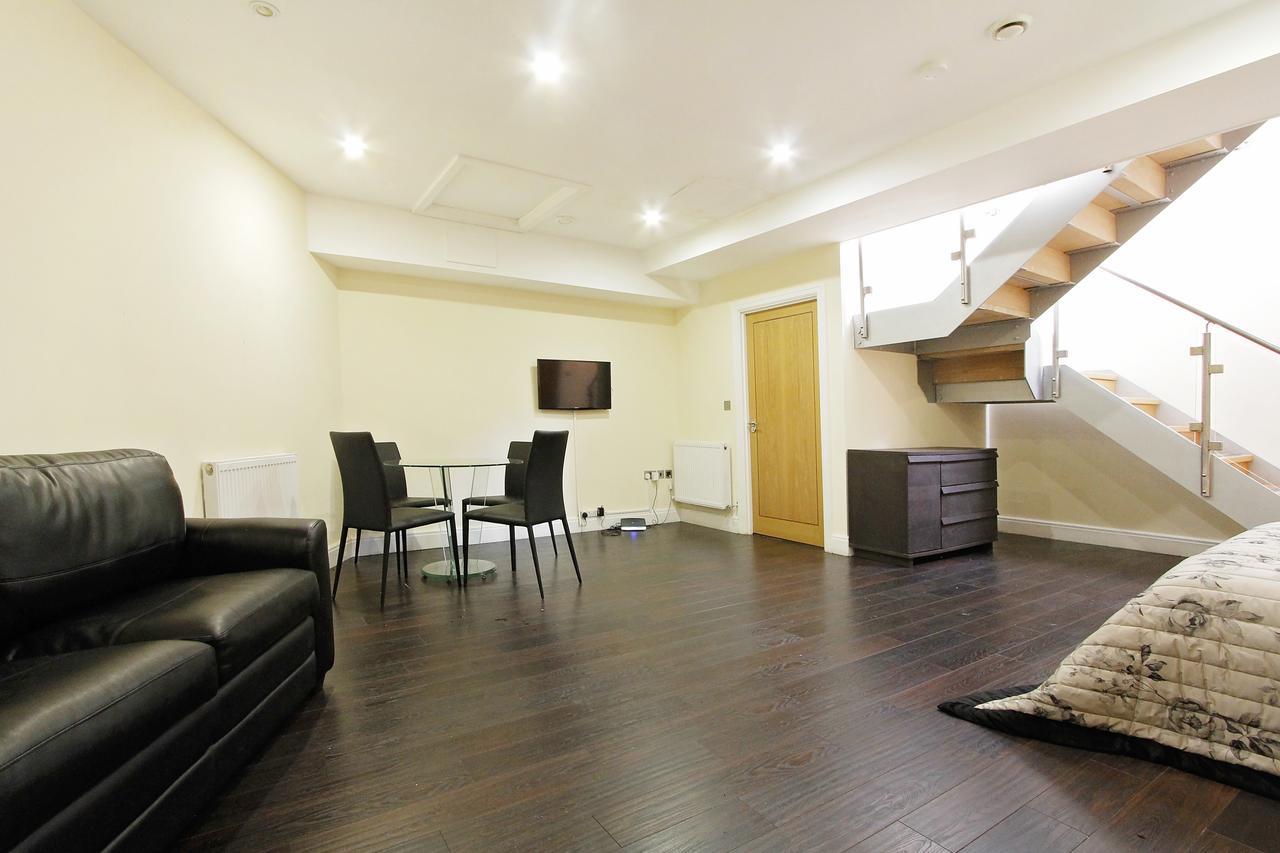 Apartment At Camden Square *