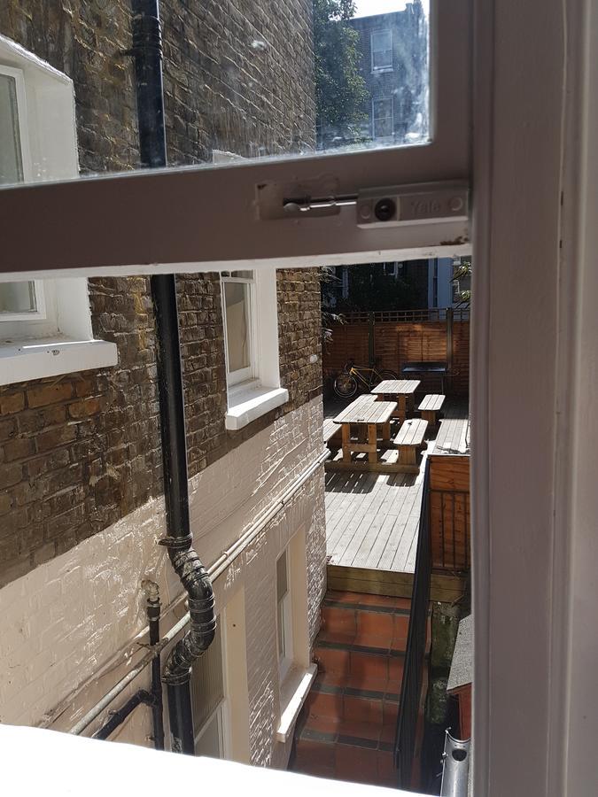 Albergue Barmy Badger Backpackers Londres