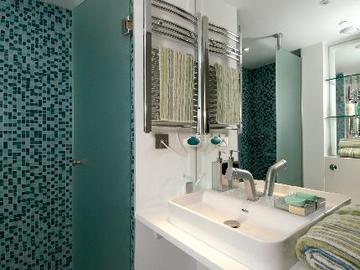 Go Native Lon Bridge Hotel