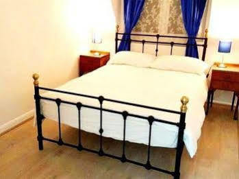 Fonthill House *