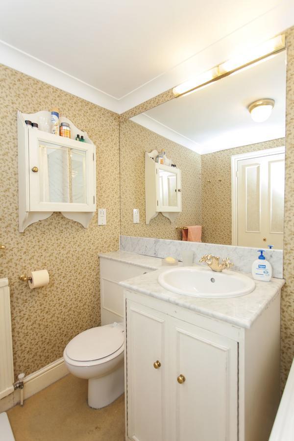 Italianflat - Oakley London