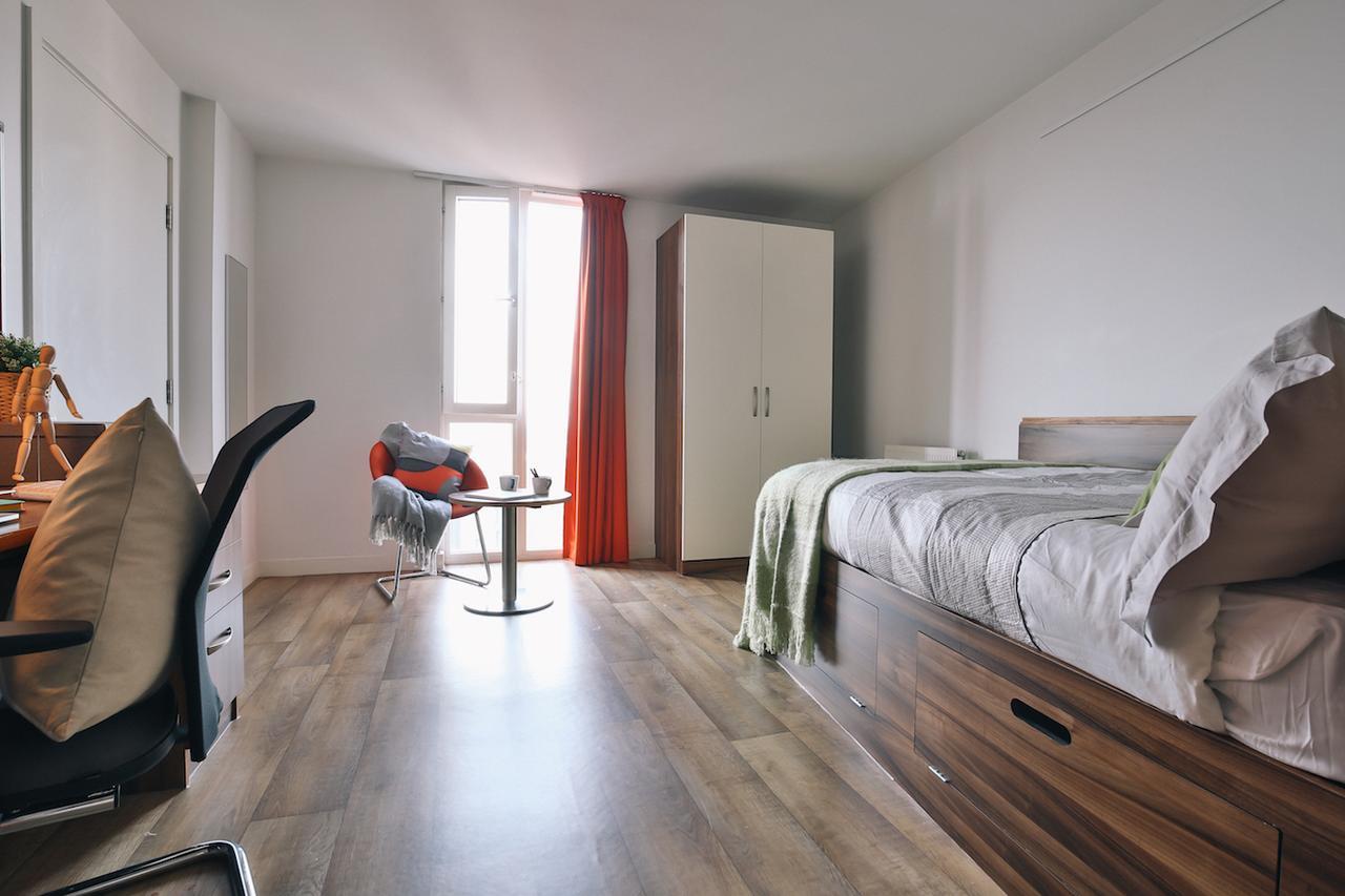 Hostel Hashtag Shoreditch- Students & Teachers Only
