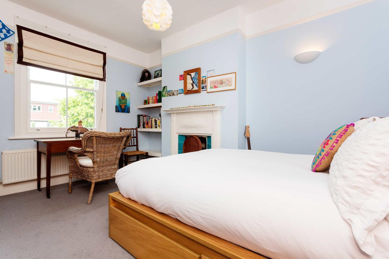 Veeve - West Family Fun * London