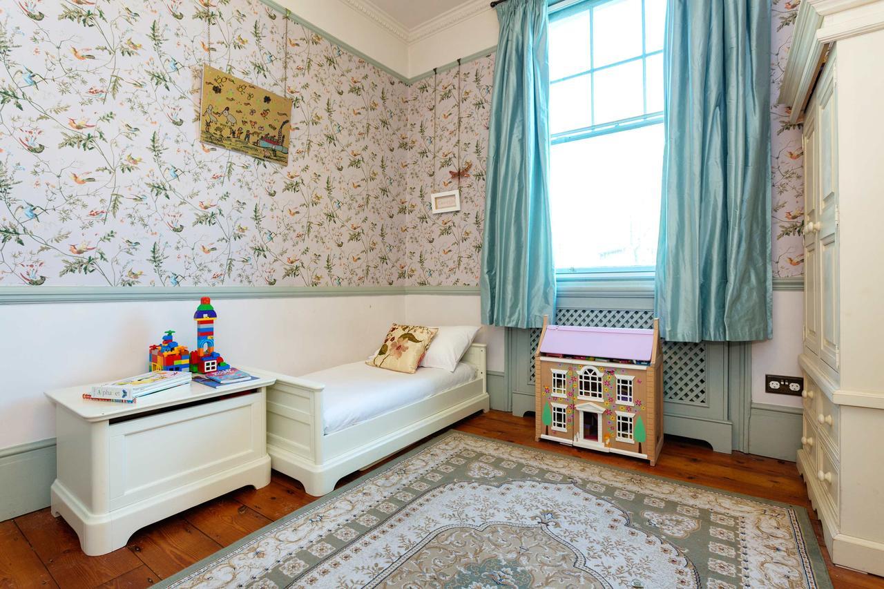 Veeve - Canonbury Townhouse London