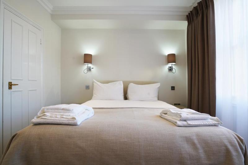 1 Bed South Kensington Apartment London