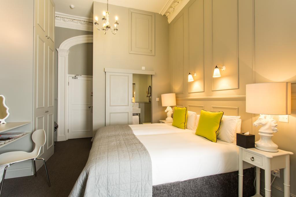 Georgian House 4*