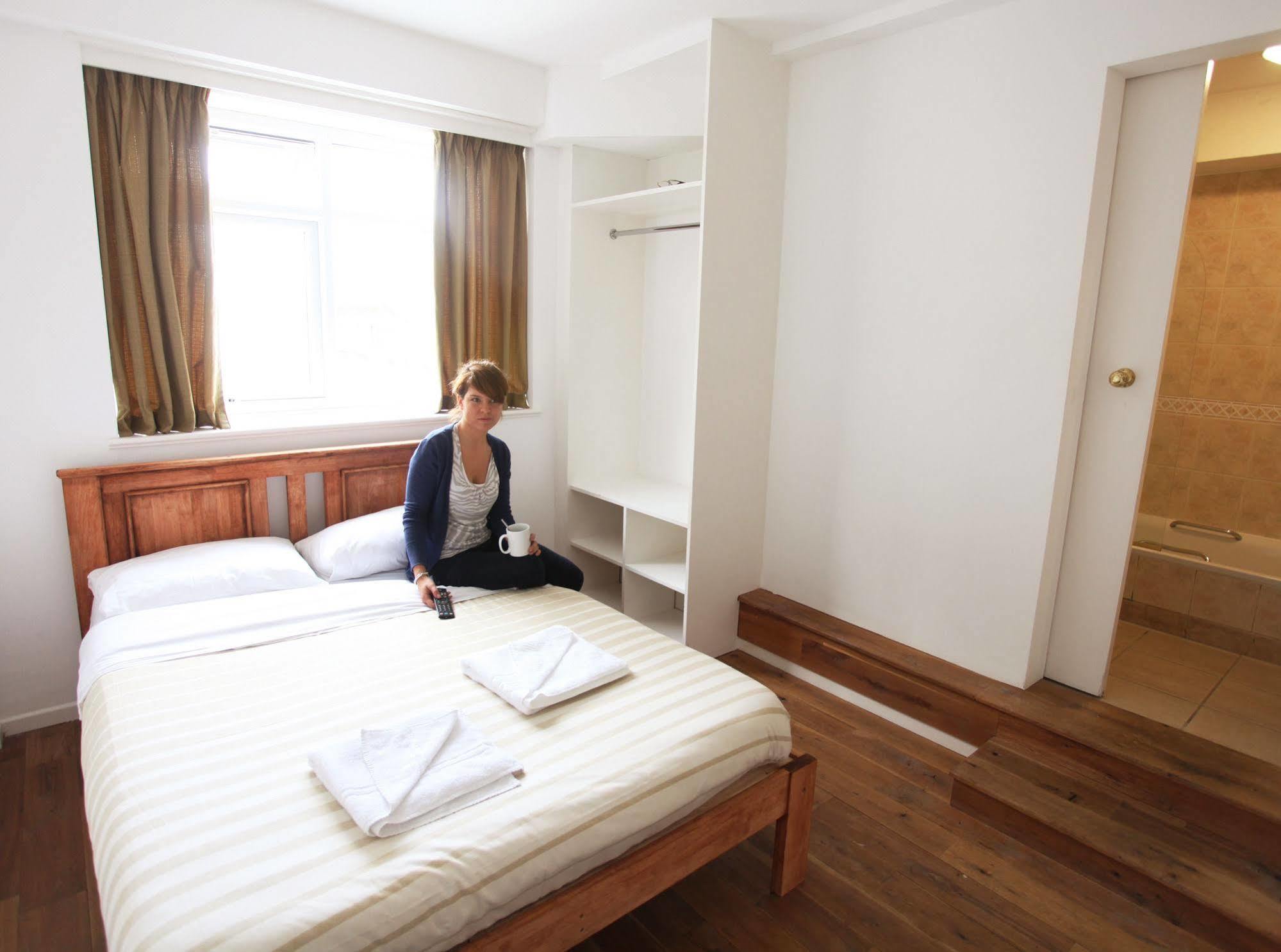 Palmers Hillspring At Willesden Albergue *