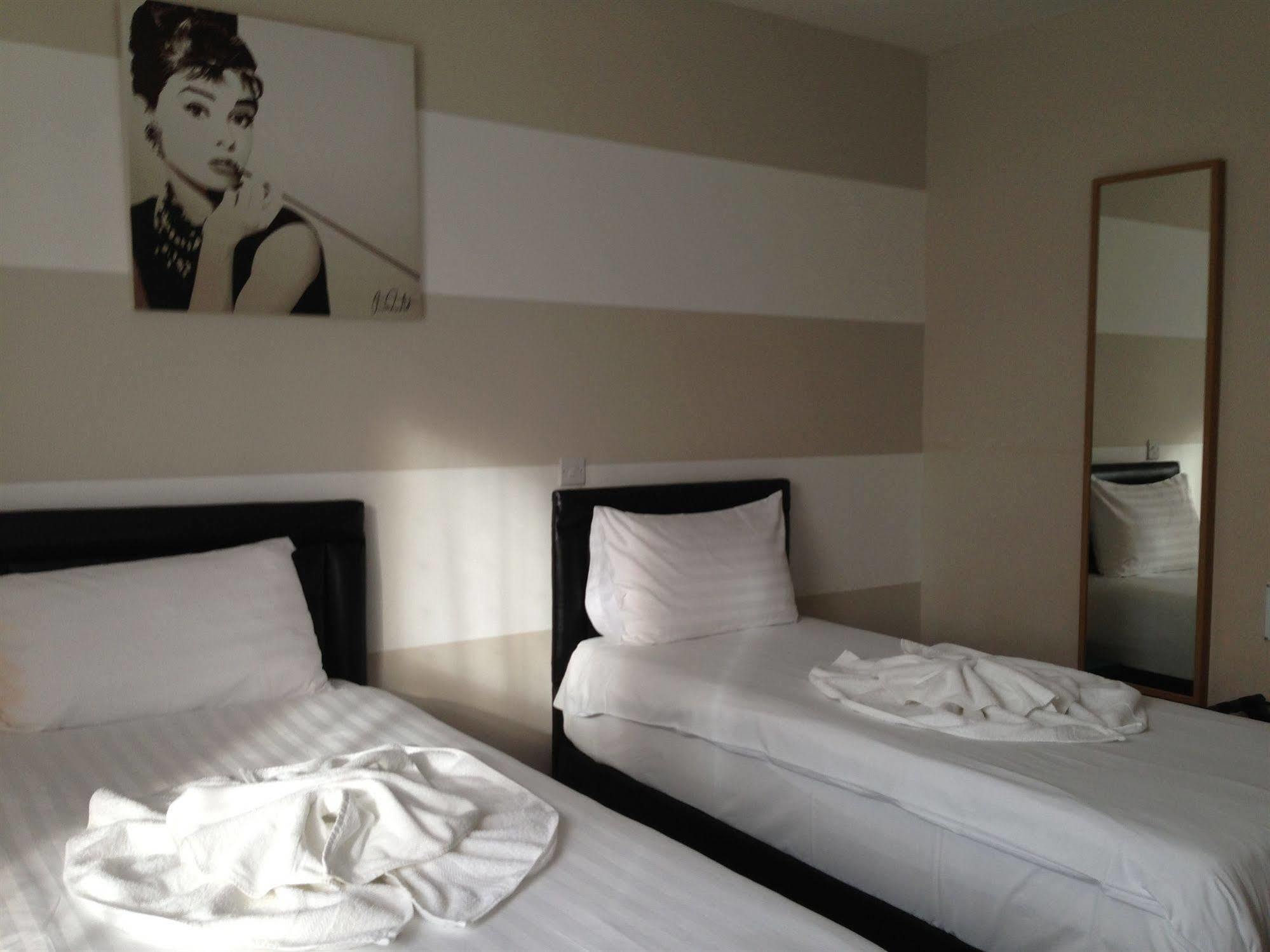 Hotel Nox Olympia 4*
