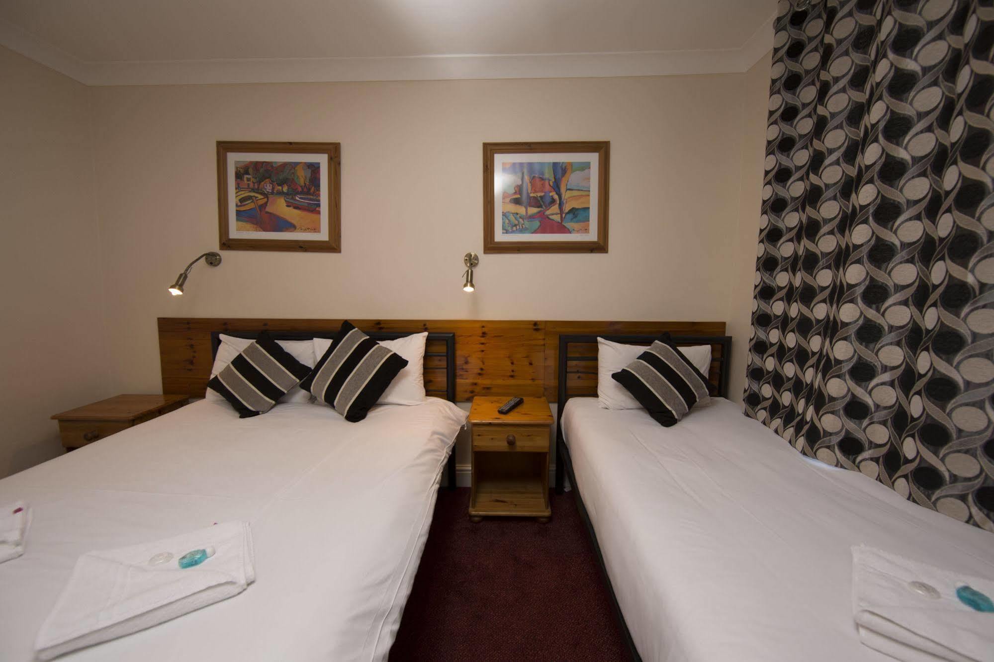 Oyo Lifestyle Golden 3*