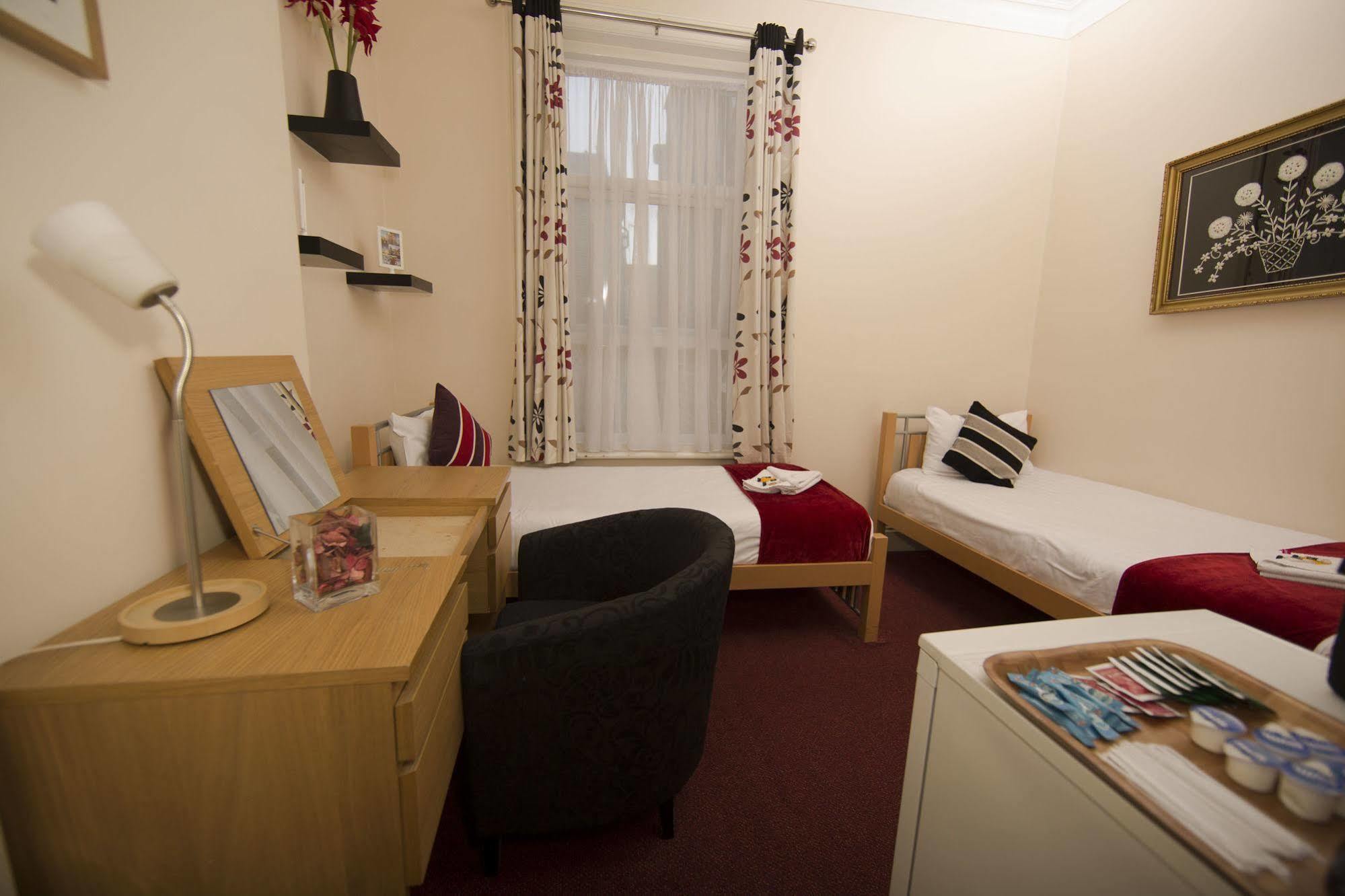 Oyo Lifestyle Golden 3* London