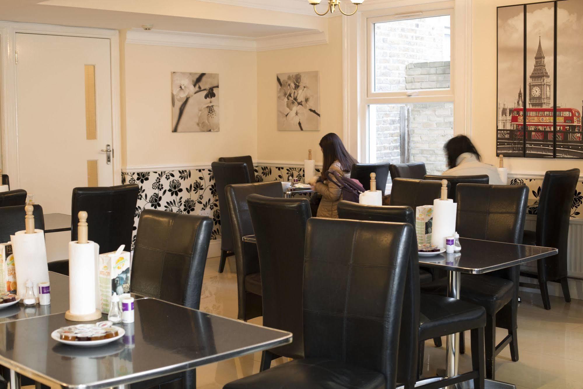 Oyo Lifestyle Golden London