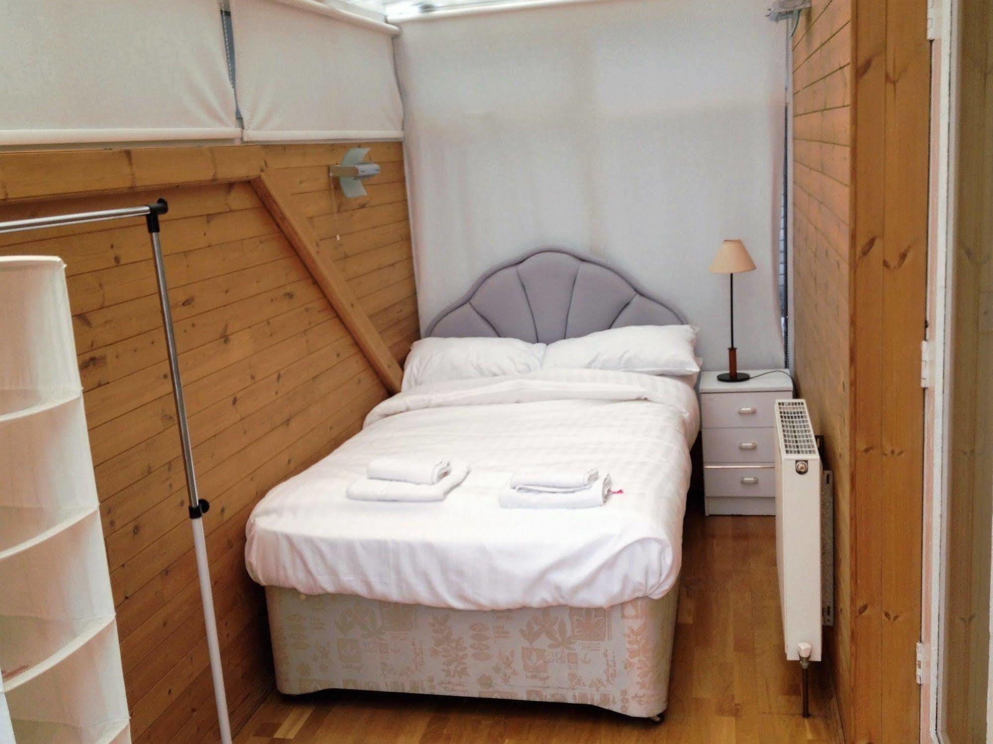 Aparthotel Kensingtoncourt 3*