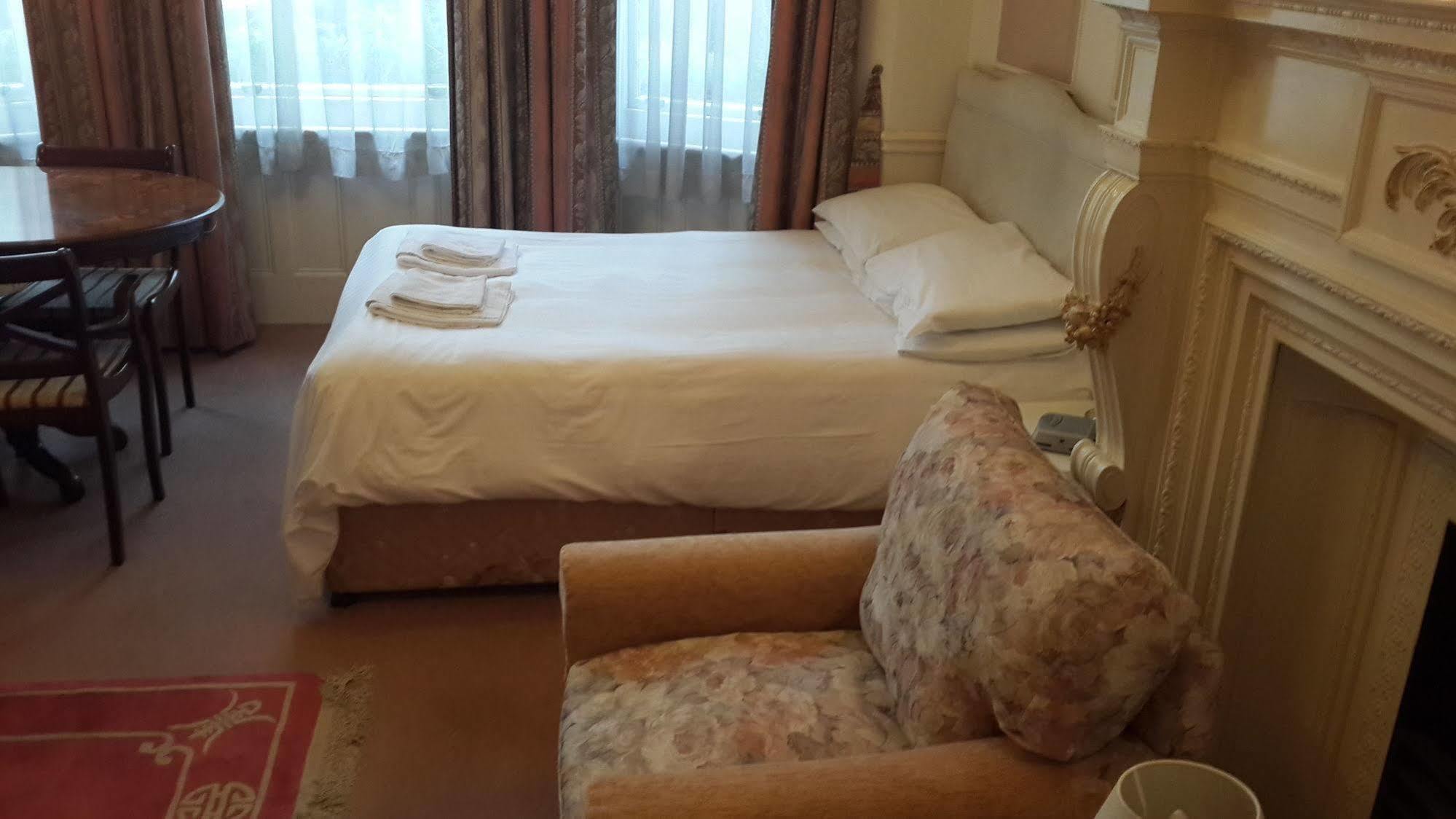 Aparthotel Kensingtoncourt 3*