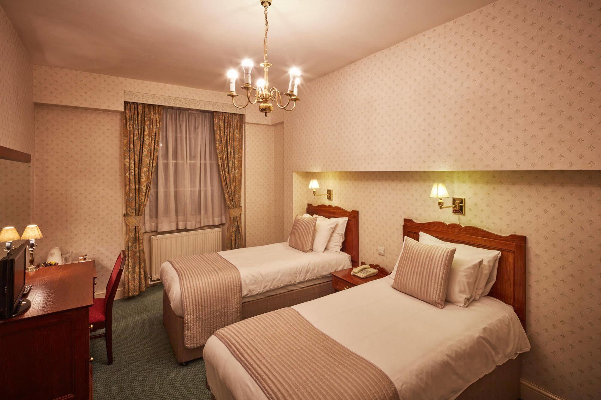 Hotel The Diplomat 3*