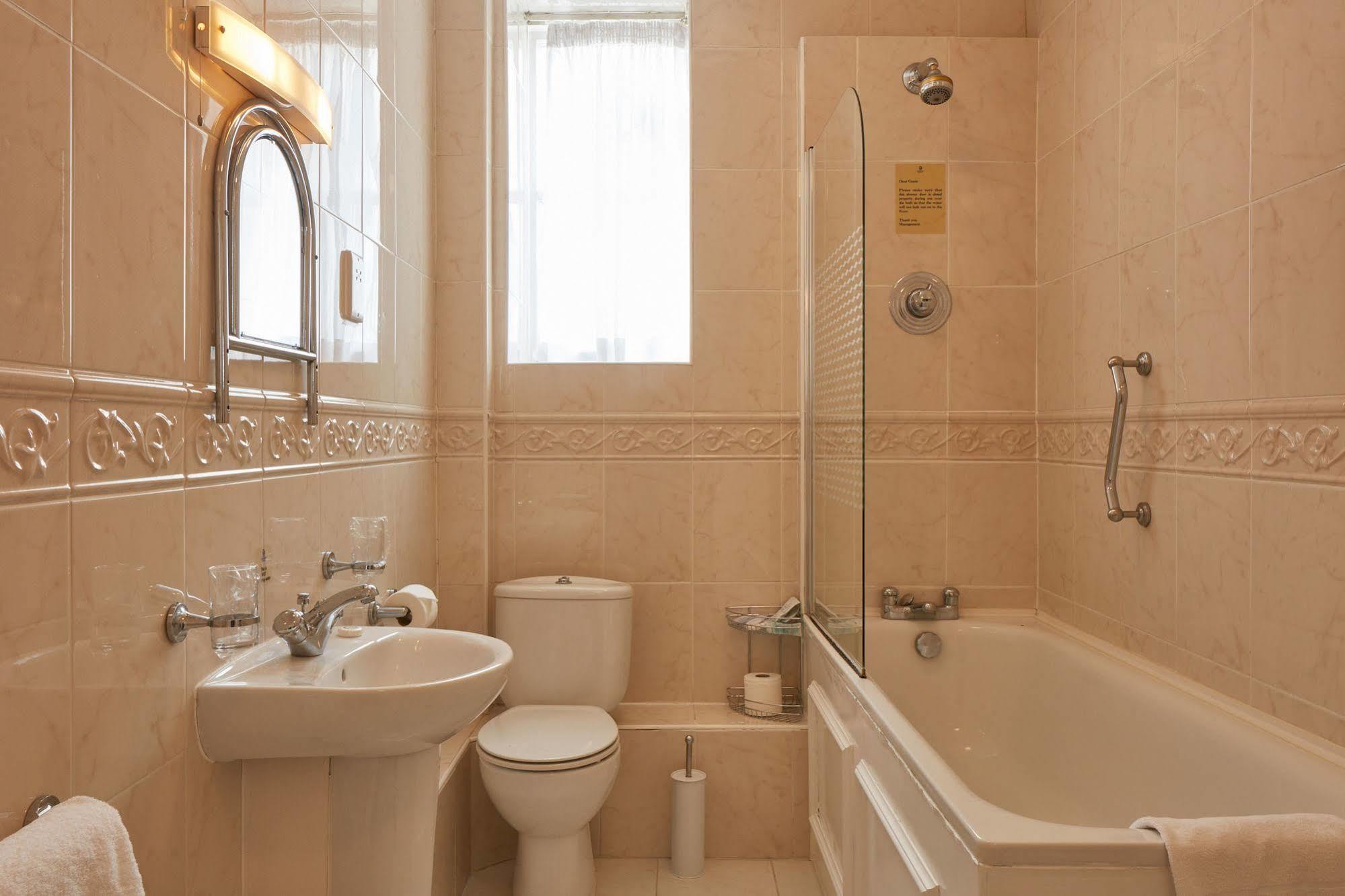 The Diplomat Hotel 3*