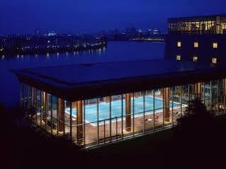 Hotel Four Seasons Canary Wharf 5*