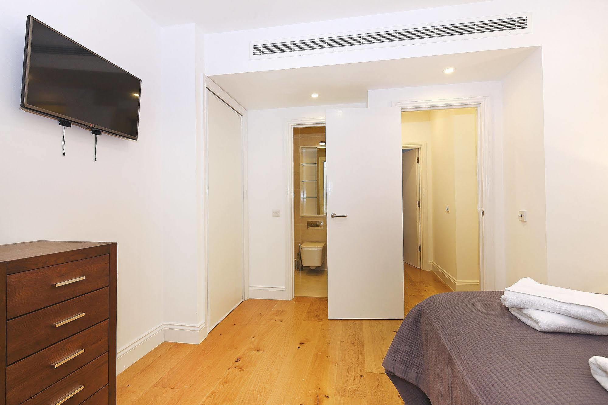 Emily Hotel London