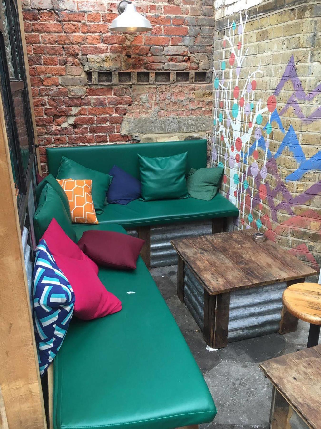 Apartment Lovely Garden In Wimbledon Town Centre With Private Parking By Wimbledon Lets London