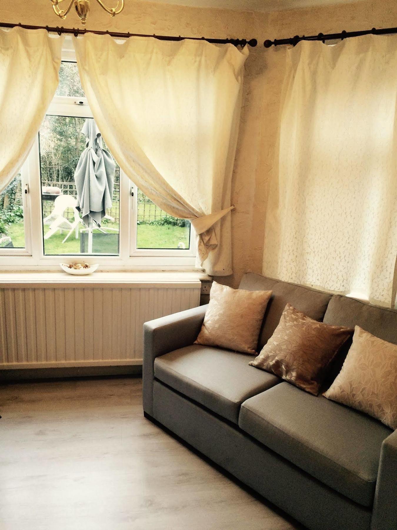 Lovely Garden In Wimbledon Town Centre With Private Parking By Wimbledon Lets Apartment London