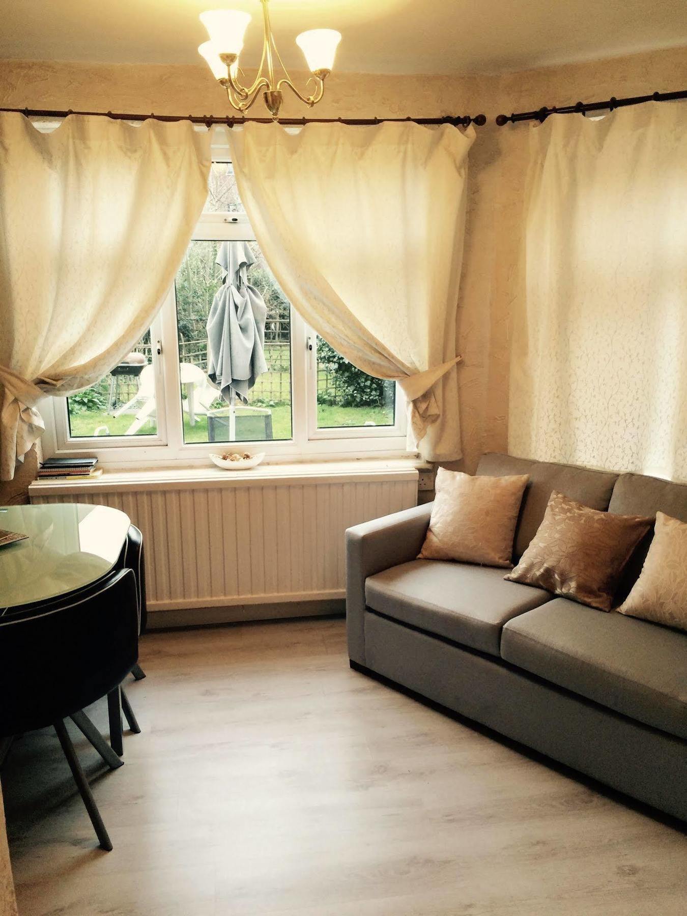 Lovely Garden In Wimbledon Town Centre With Private Parking By Wimbledon Lets Apartment *