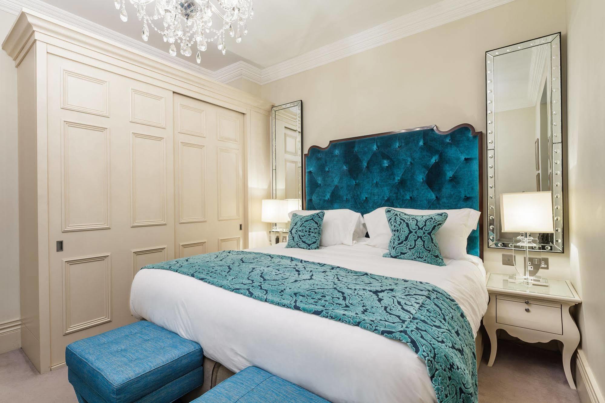 The By The Sloane Club Apartment *
