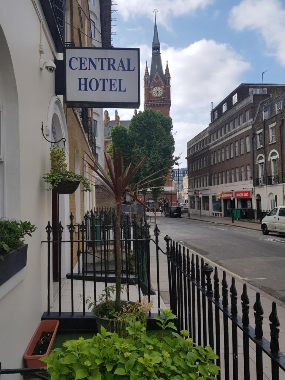 Central Hotel 2*
