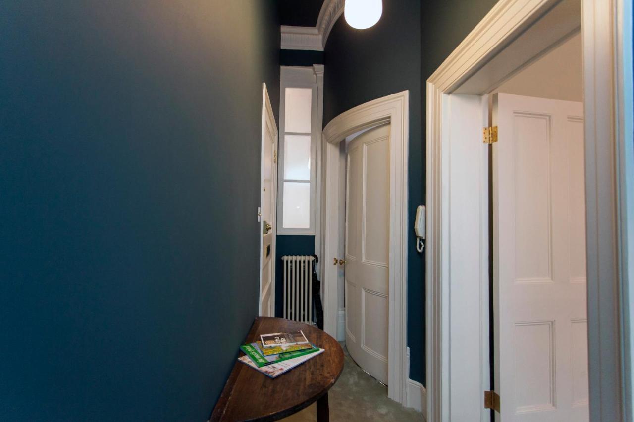 Italianflat - Holland Park * London