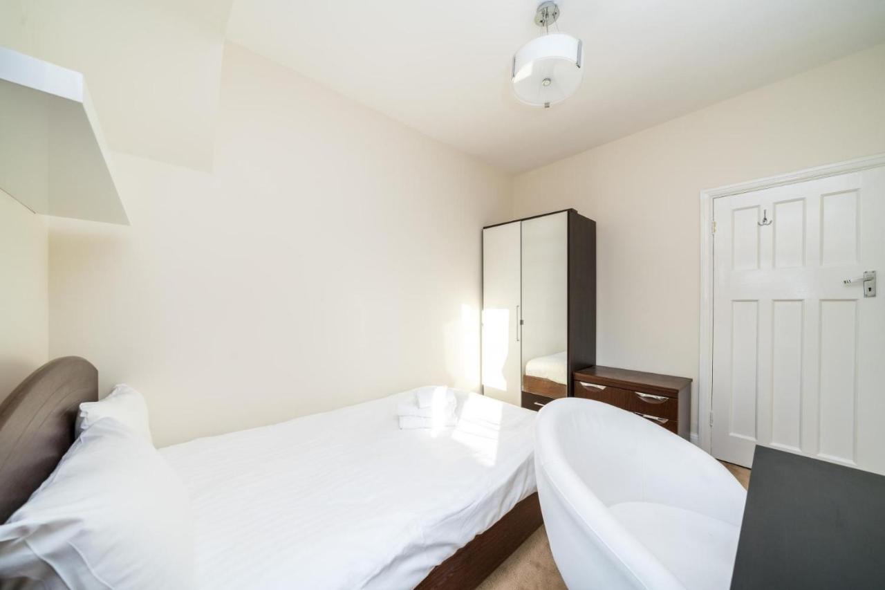 New 3 Bedroom House Near Wembley Stadium Apartment