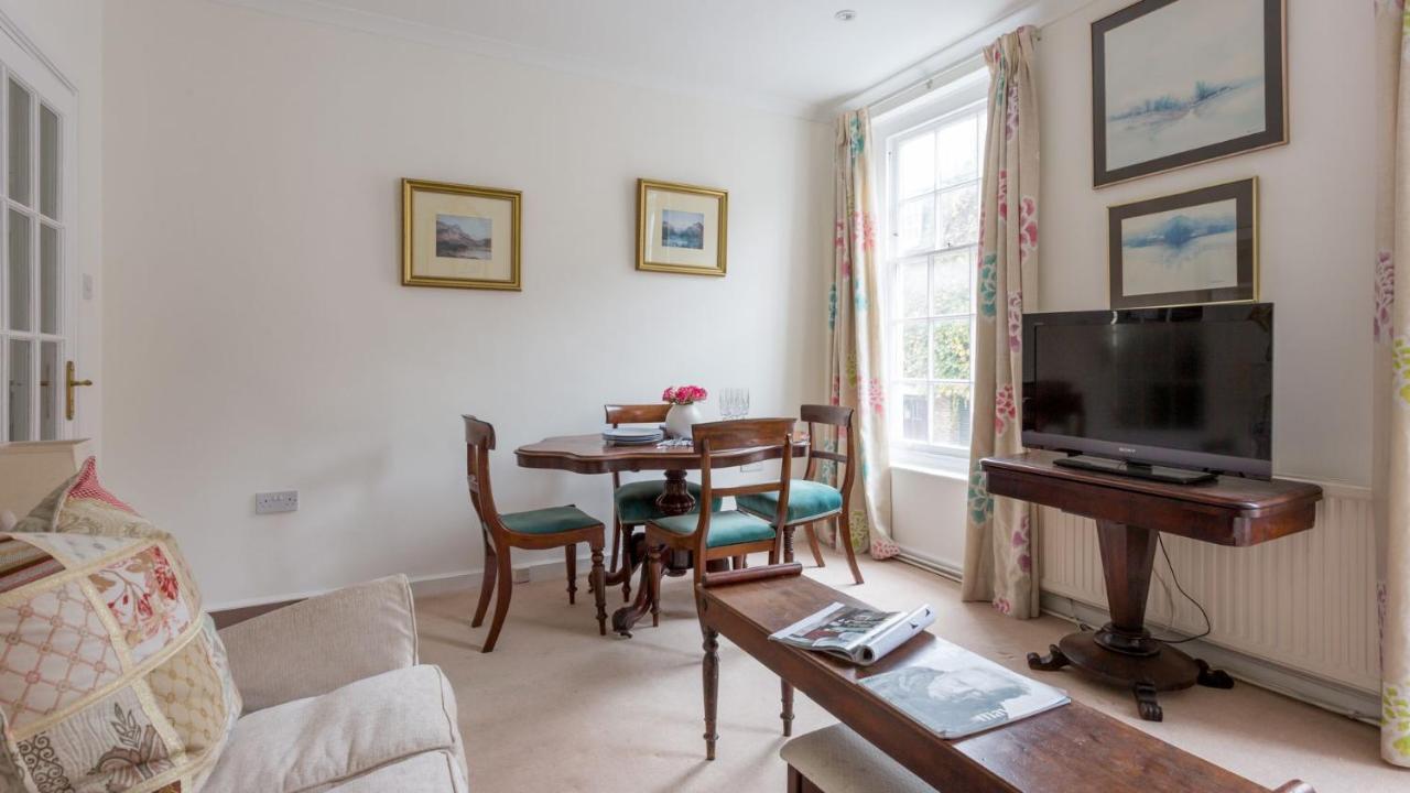 37 Devonshire Mews West * London
