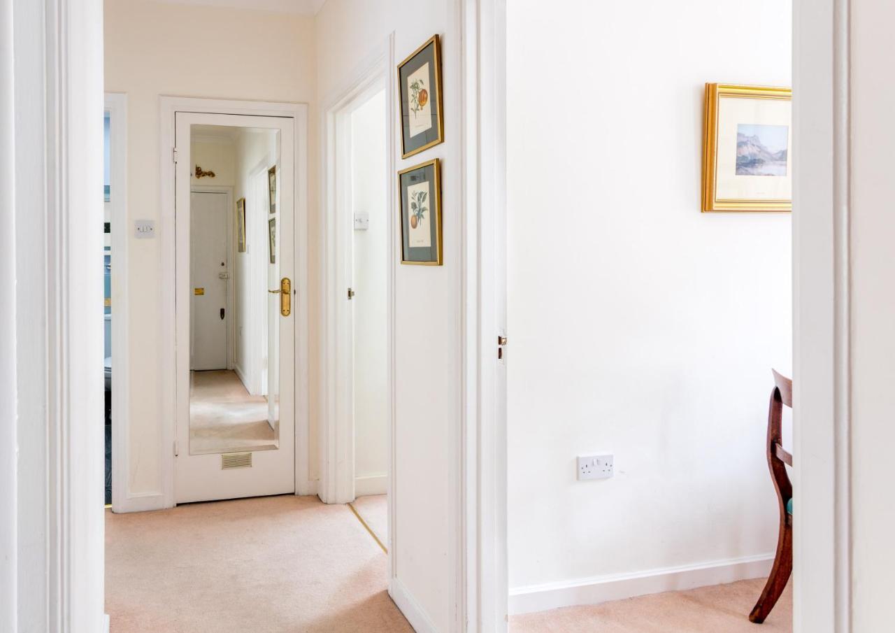 37 Devonshire Mews West London