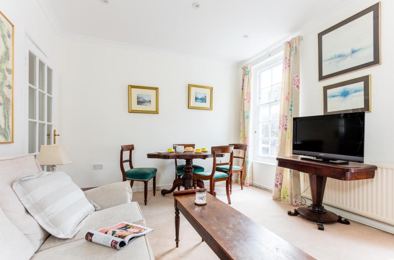 37 Devonshire Mews West London