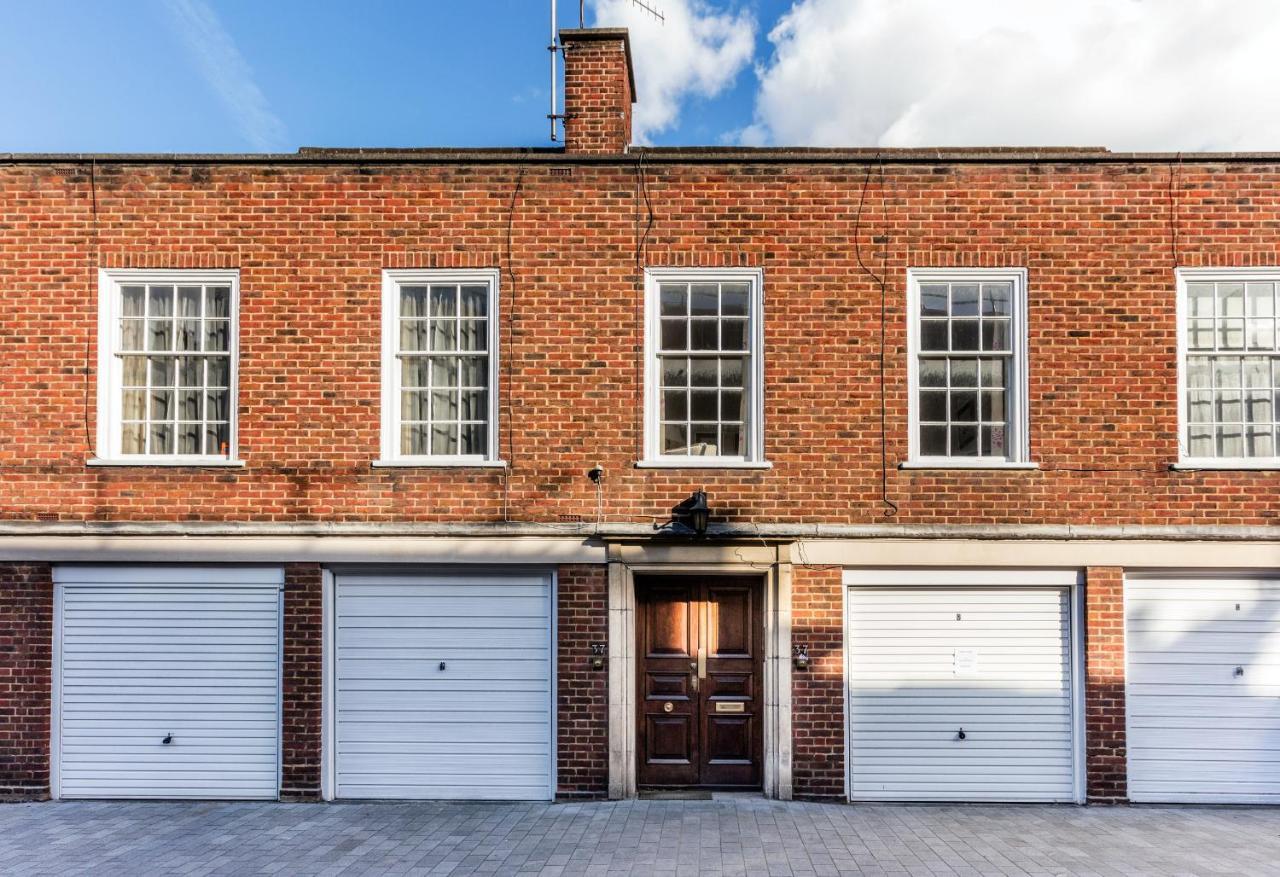 37 Devonshire Mews West * London