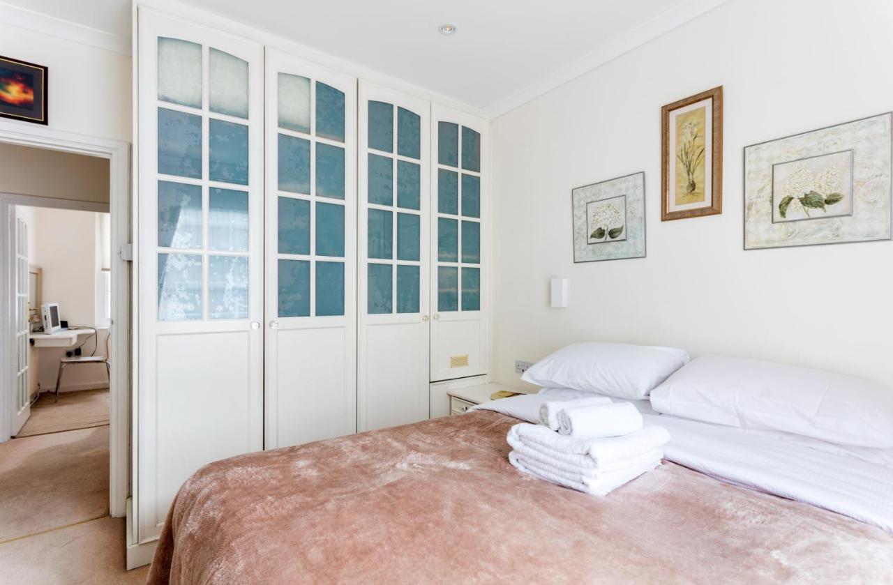 37 Devonshire Mews West London