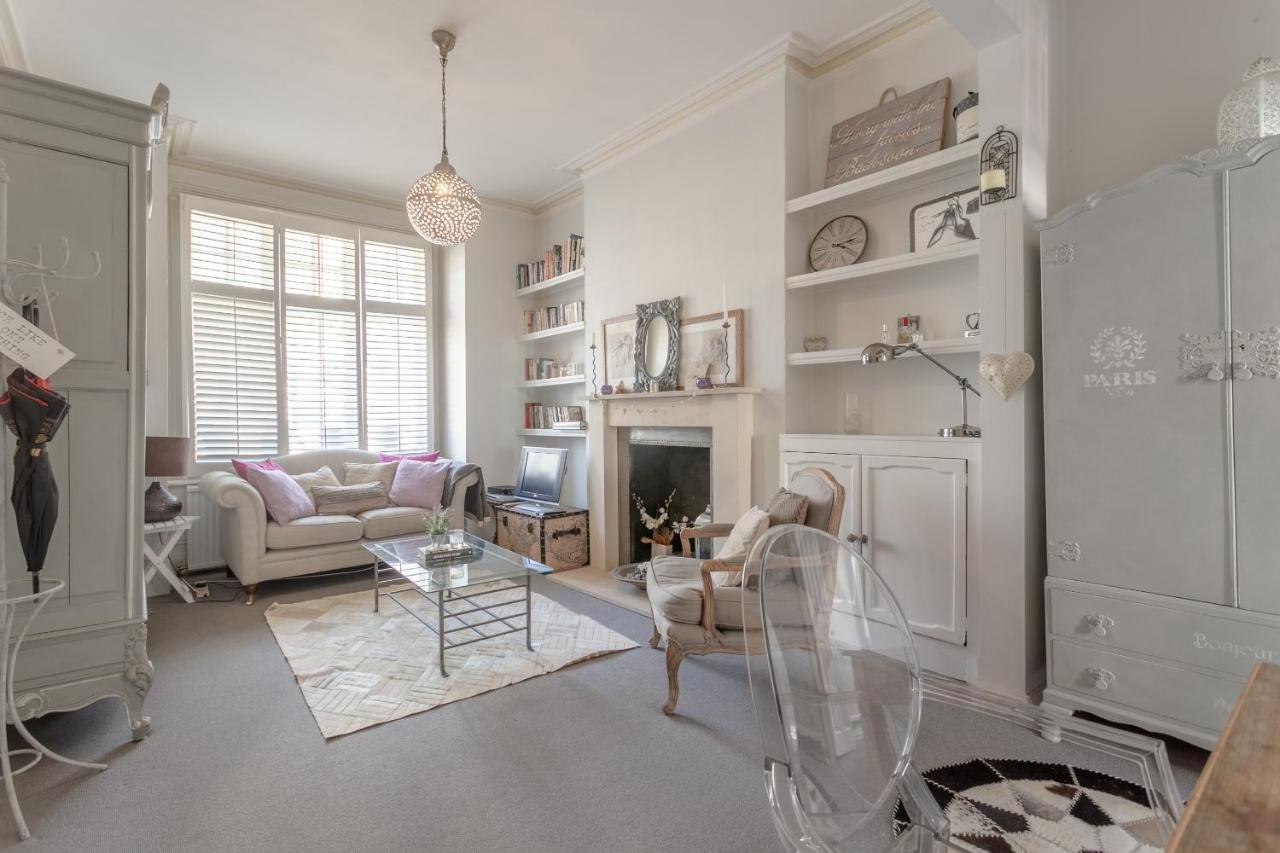 Stylish 1 Bed Near Battersea Park * London