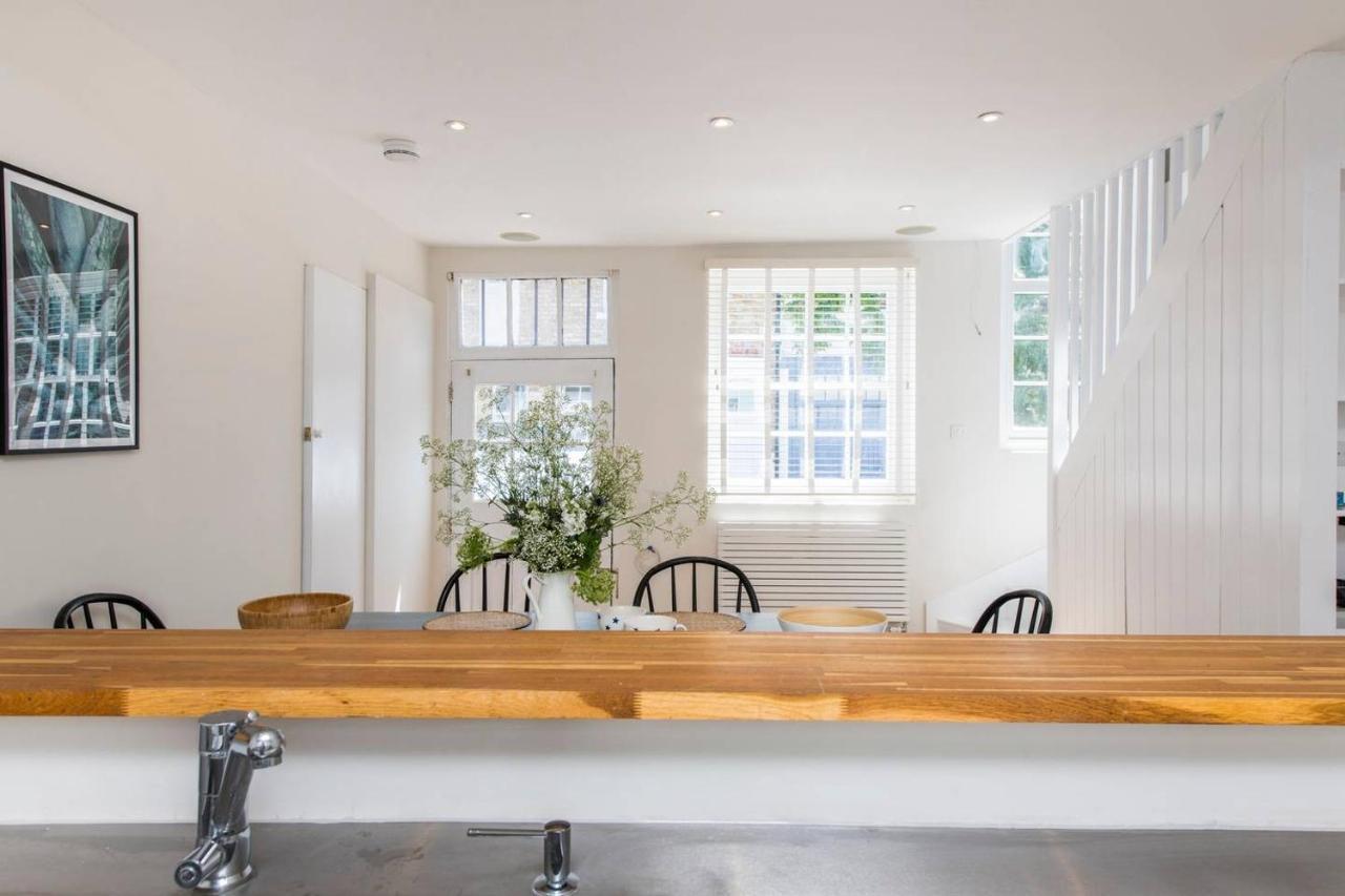 Divine 3 Bed House In Battersea London