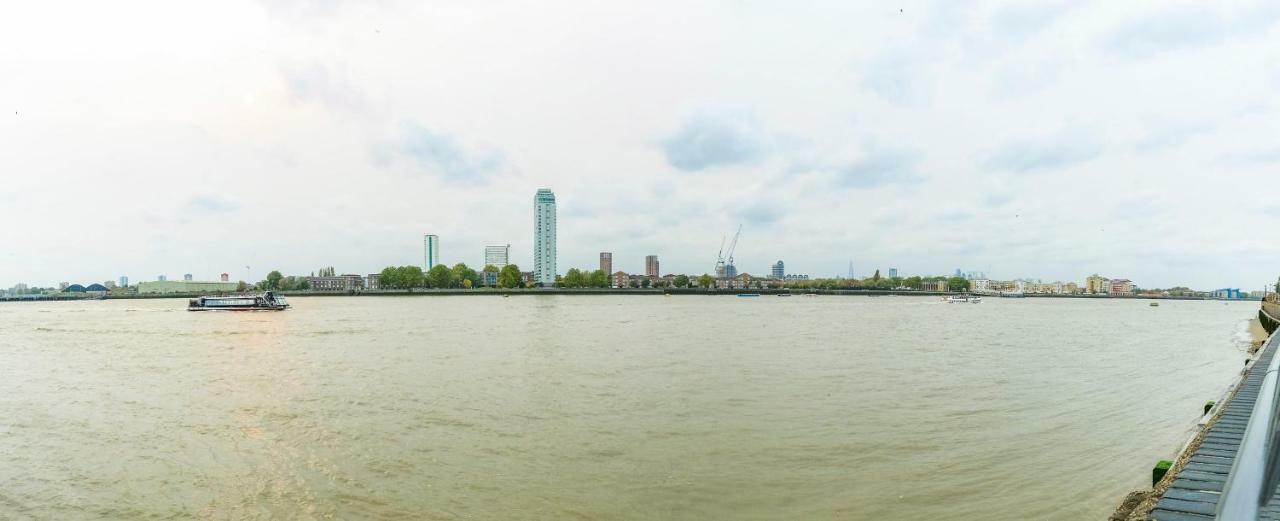 Canary Wharf/docklands/excel Spacious Apt E14 *