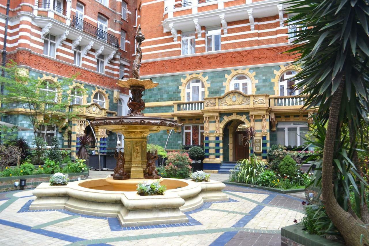 Hotel St. James' Court, A Taj Hotel,