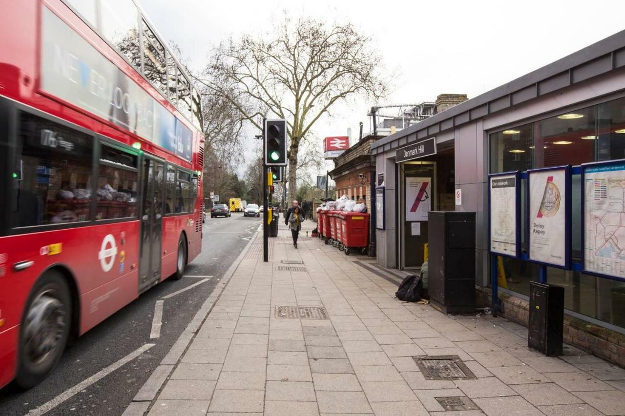 Spacious King Bed Near Denmark Hill Station *