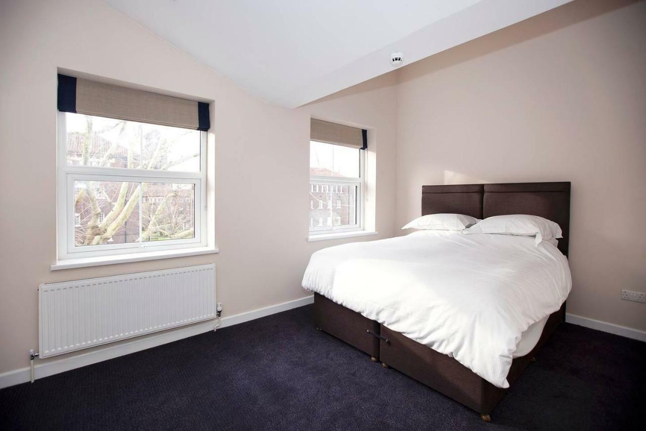 Spacious King Bed Near Denmark Hill Station Inn