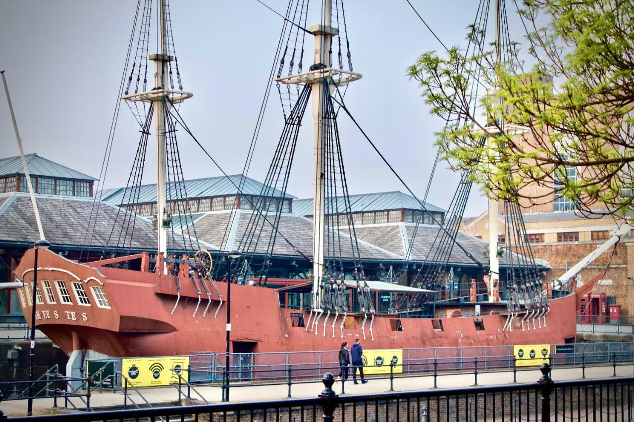 Tobacco Dock Studio Apartment *