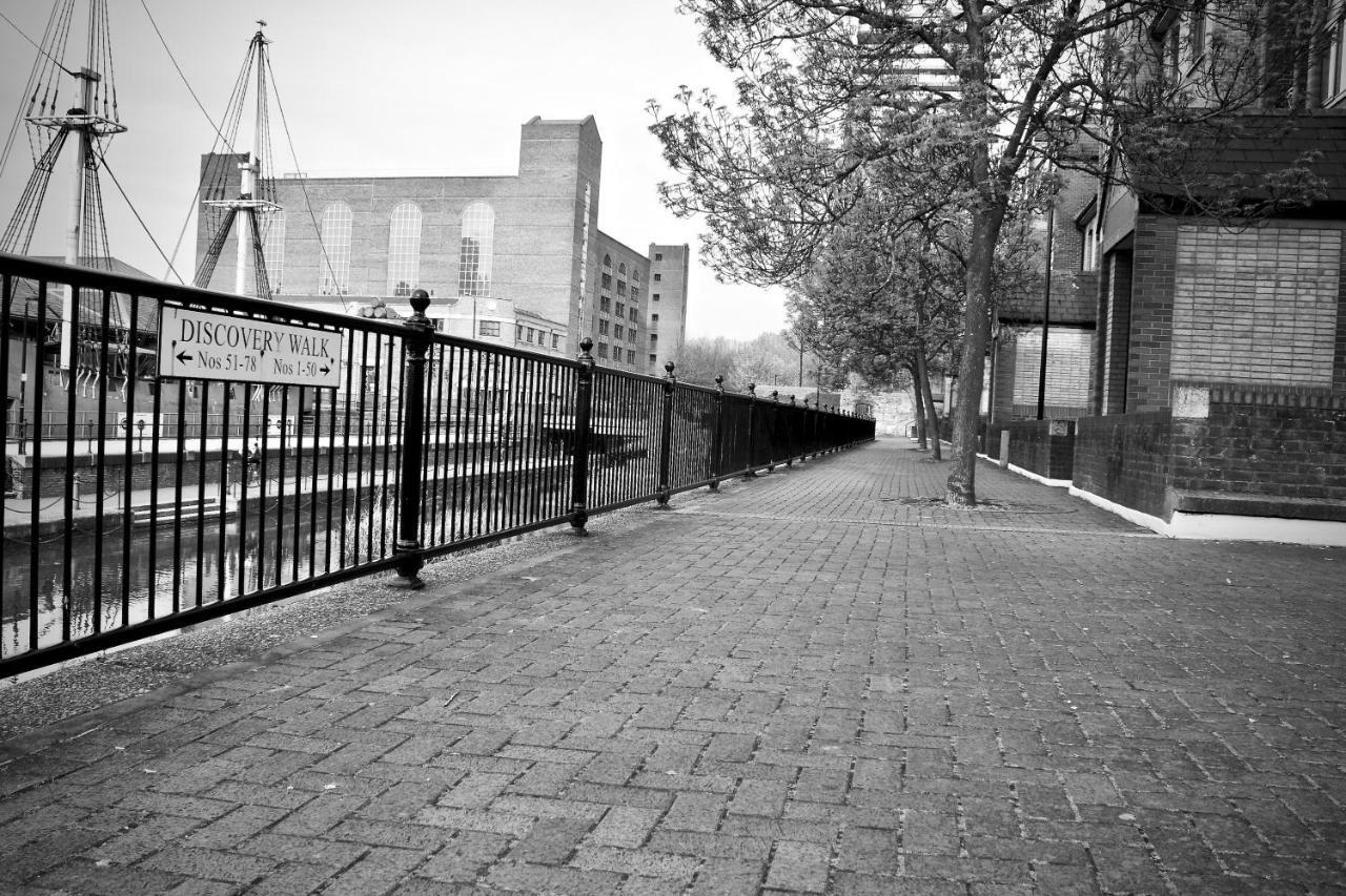 Tobacco Dock Studio Apartment London