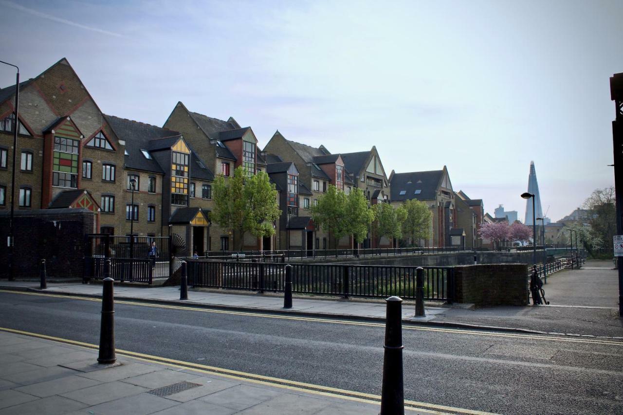 Apartment Tobacco Dock Studio London