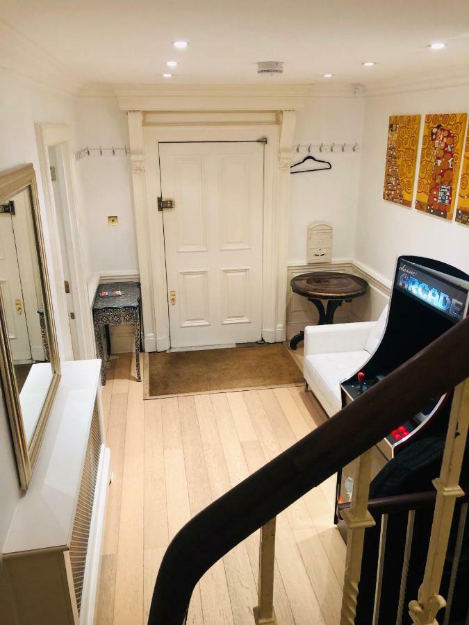 Piccadilly Circus Suites * London